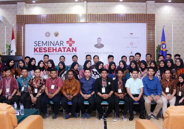 SEMIANAR KESEHATAN pencegah kangker payudara yang di selenggarakan oleh HIMSI 